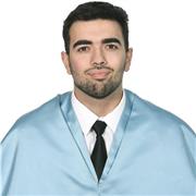 Spanischlehrer unterrichtet Kinder und Erwachsene aller Altersgruppen